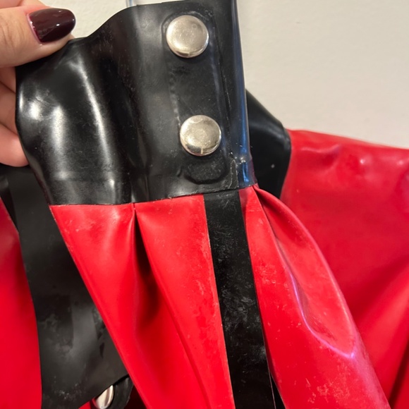 Latex blouse - Picture 5 of 6